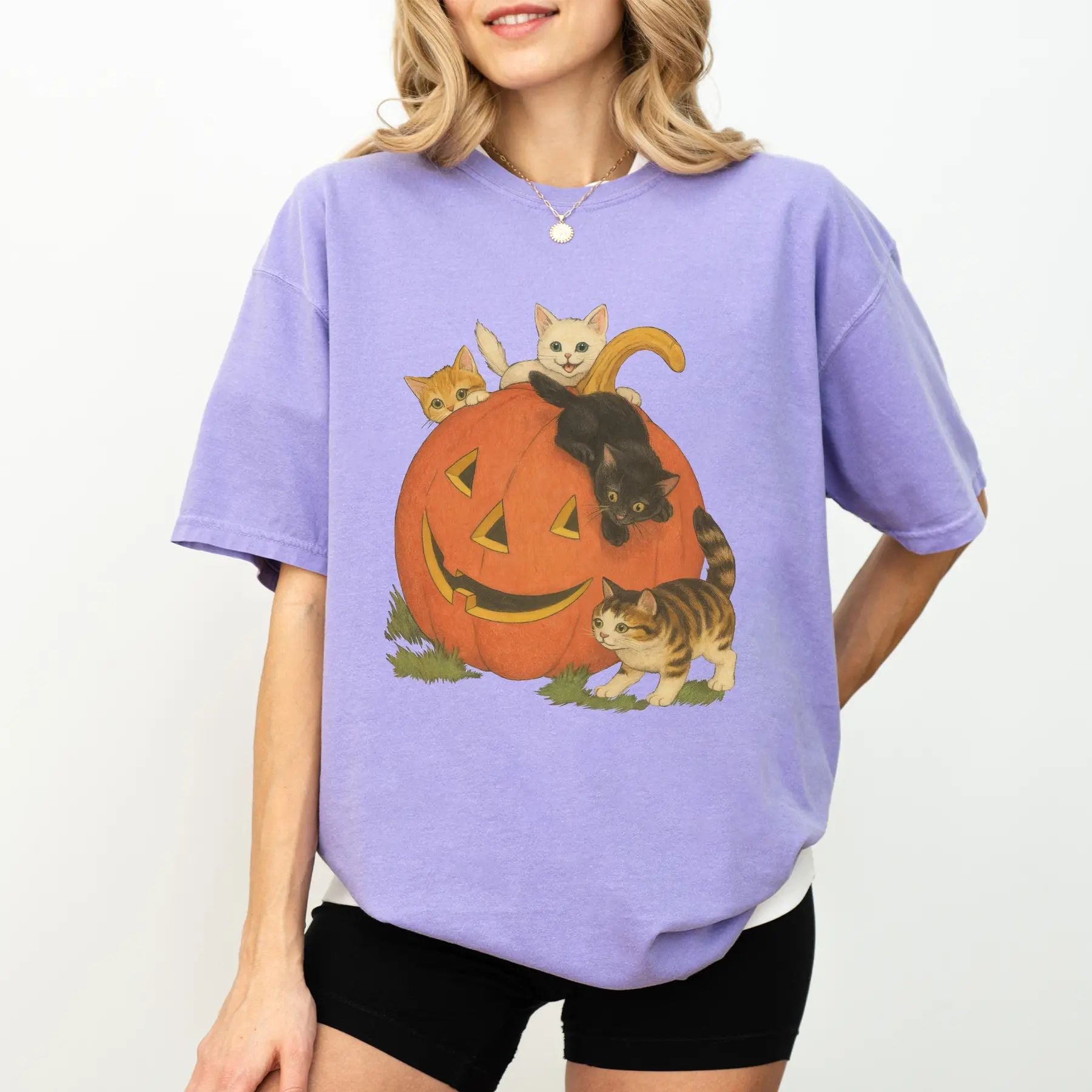 ChicCotton Vintage 90s Cat Halloween Comfort Colors Shirt - Retro Jack-o-lantern Graphic Tee for Cat Lovers