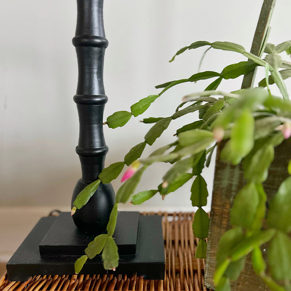 Modern Scalloped Base Floor Lamp